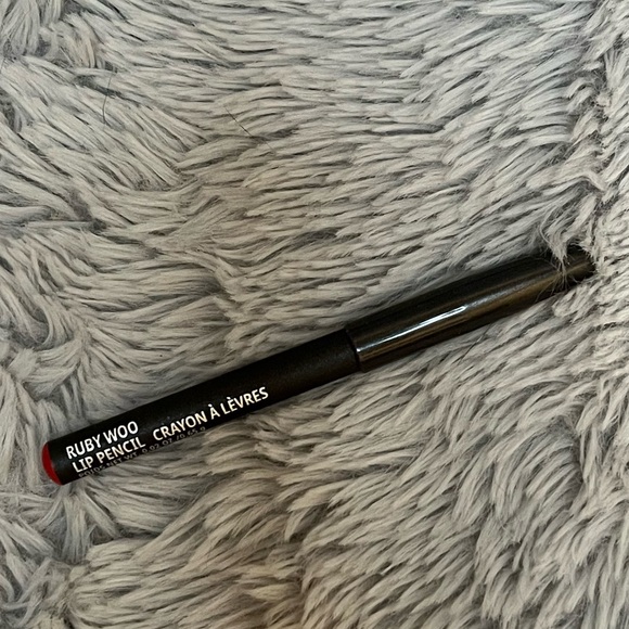MAC Cosmetics Tiny Treasures Mini Lip Duo: Red - Picture 4 of 12